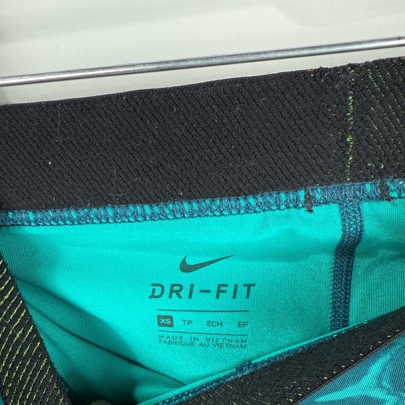 Nike Pro women’s blue & green Dri Fit cropped leggings. Size XS. - Picture 7 of 7